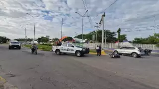 Choque entre taxi y motocicleta deja un lesionado en Ejército Mexicano