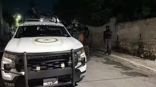 Caen dos durante cateo en la colonia Pablo García, en Campeche; aseguran drogas, básculas y dinero