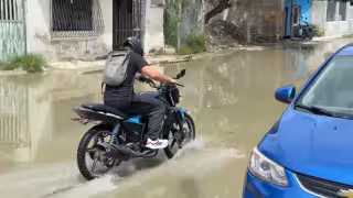 Vecinos solicitaron al Ayuntamiento de Champotón corregir el desnivel de la calle para evitar la acumulación de agua