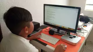 Los principales problemas de visión son miopía o astigmatismo