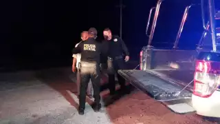 Al lugar llegaron policías estatales y personal Cruz Roja quienes valoraron al hombre, ya que se encontraba bien salud