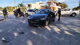 Motociclista resulta lesionado tras corte de circulación en Villas Otoch de Cancún
