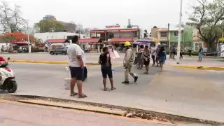 Reportan bloqueos en distintas vialidades de Ciudad del Carmen