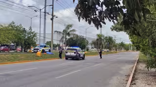 Fatal derrape en el periférico de Cancún deja un motociclista sin vida
