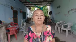 María del Carmen Ruiz González, partera empírica de Escárcega, ha atendido más de 500 nacimientos en 65 años de servicio