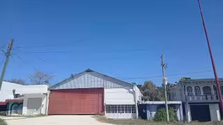 Temen tragedia en Escárcega: corto circuito de la CFE amenaza viviendas en Salsipuedes