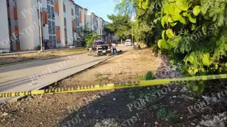 Motociclistas se acercaron hasta la víctima quien caminaba para tomar su transporte y fue agredido