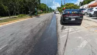 Una moto derrapo al pasar sobre el liquido viscoso