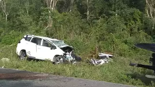 El auto quedó con graves daños tras el choque
