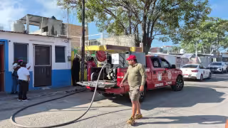 Incendio en vivienda del fraccionamiento Solidaridad Urbana moviliza a cuerpos de emergencia.