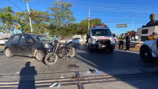 Motociclista sufre fractura expuesta tras accidente en Campeche