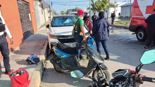 Motociclista derrapa en calles de la colonia Tierra y Libertad, en Ciudad del Carmen