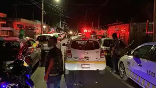 Los taxistas partieron rumbo a la iglesia de la Guadalupana para las tradicionales mañanitas