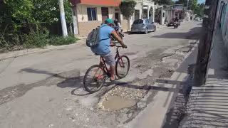 La colonia Polvorín de Campeche se hunde entre baches: llevan tres años pidiendo atención