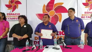Esperan que el Instituto Electoral del Estado de Campeche les brinde el documento oficial