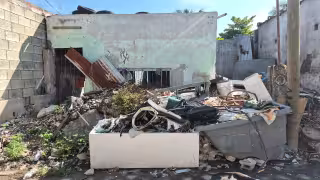 Fuertes olores alertaron a vecinos y terminaron descubriendo un cuerpo