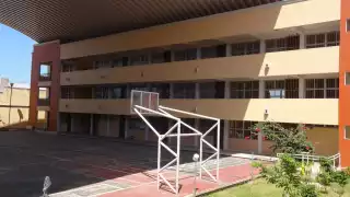 Asimismo el mandatario señalo que una vez vacunados todos los maestros, administrativos de sector educativo y los adultos mayores ya se podrán reiniciar las labores en escuelas con protocolos de cuidados