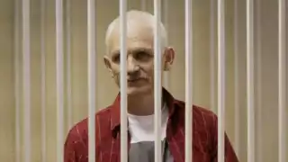 Ales Bialiatski, premio Nobel de la Paz fue condenado a 10 años de prisión