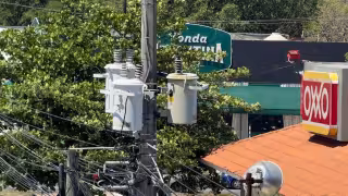 Apagón en Playa del Carmen deja sin luz a fraccionamientos y paraliza comercios por horas