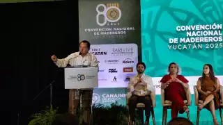 Joaquín Díaz Mena asistió a la Convención Nacional de Madereros en Mérida