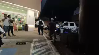 Farmacia Guadalajara escenario de disputa laboral entre “viene-viene”