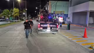 Movilización policiaca por asalto a gasolinera en la 10 de Julio de Ciudad del Carmen