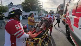 Motociclista resulta lesionada tras choque en la colonia Benito Juárez