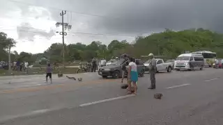 Habitantes de El Cerrito, Champotón, llevan más de cuatro días sin servicio eléctrico.