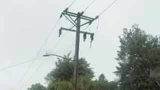 Fuertes lluvias dejan sin energía eléctrica a comunidades de Felipe Carrillo Puerto