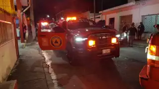 Incendio moviliza a bomberos en la colonia Centro de Ciudad del Carmen