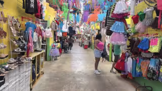 Locatarios del mercado de Carmen esperan repunte por Día del Niño y Día de las Madres
