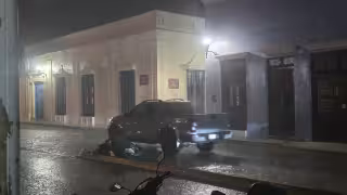 Se registra lluvia moderada a fuerte la noche de este lunes 2 de marzo en San Francisco de Campeche.