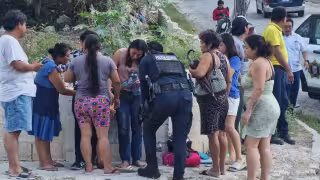 Patrulla sin sirena, ni códigos provoca accidente en Campeche; menores terminan lesionados