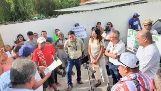 Apagones en Bacalar: Cerca de 100 habitantes de 28 comunidades toman oficinas de la CFE