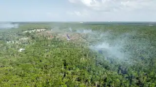 Incendio en Playa del Carmen amenaza con extenderse a varias comunidades