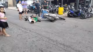 Motociclista termina lesionado tras ser atropellado en la colonia Ejido en Playa del Carmen