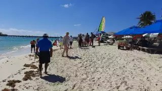 Son muy pocos turistas y locales los que respetan las medidas sanitarias