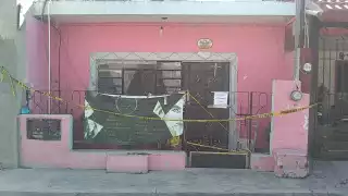 El área permanece acordonada mientras se realizan las investigaciones