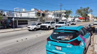 Accidente frente a estación de bomberos genera tráfico en Ciudad del Carmen