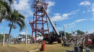 Pioneros de Cancún y la población exigen algo más que un “detallazo” en el monumento de la torre de control