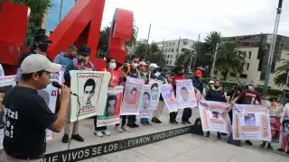 En el reporte, se reveló la forma en que los 43 normalistas de Ayotzinapa fueron asesinados durante los hechos registrados el 26 y 27 de septiembre de 2014, en Iguala, Guerrero.