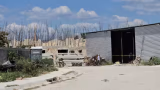 Clausura de obras en “El Tamarindo” pone en riesgo viviendas para miles de familias.