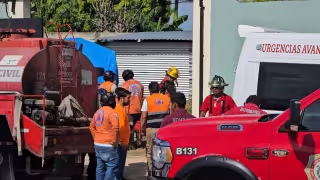 Incendio de maleza genera movilización en la colonia Playón