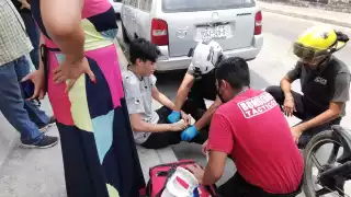 Repartidor golpea a un joven por dañar su motocicleta en Ciudad del Carmen