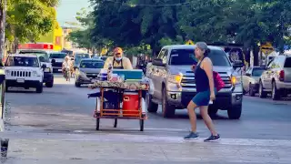 Pobreza laboral persiste en Playa del Carmen; ciudadanos enfrentan bajos sueldos y altos precios