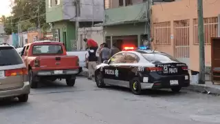 Los paramédicos le brindaron la atención pre hospitalaria pero desafortunadamente sus heridas al ser  catalogadas de consideración causaron que pierda la vida dentro de su casa