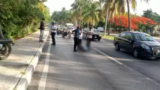 Los automovilistas le cedieron el paso a la lesionada, pero el motociclista no la vio, por ir zigzagueando