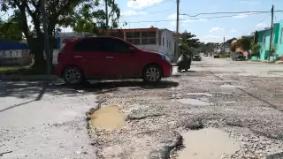 Pese al gasto, las calles del municipio están en malas condiciones.