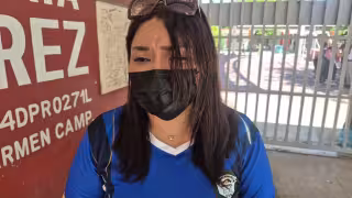 Docente protesta en primaria Rafael Ramírez y exige respeto a su plaza definitiva