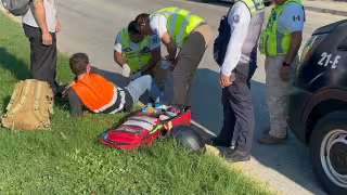 Motociclista termina lesionado tras golpearse con una guarnición en Playa del Carmen